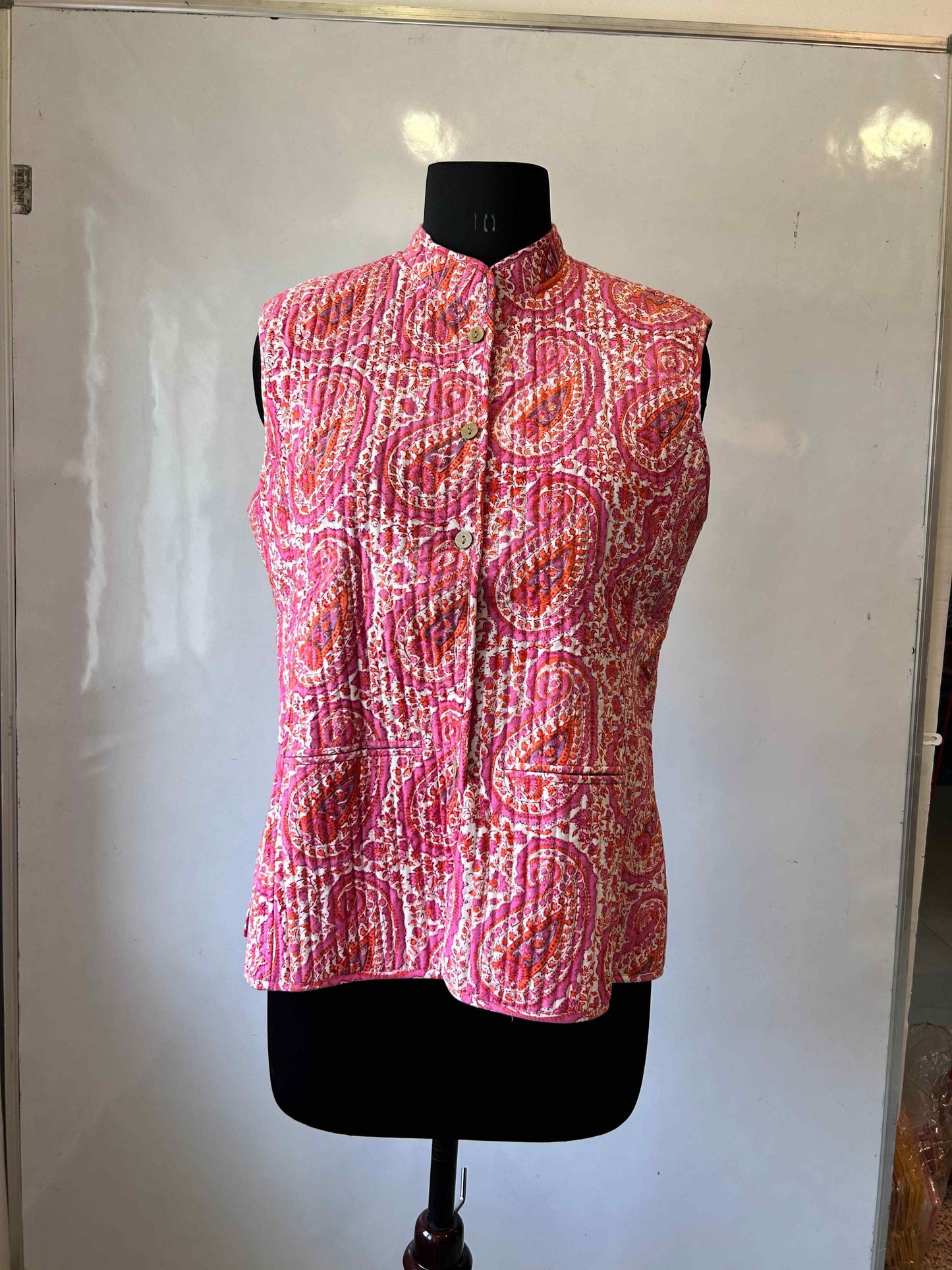 JACKET CUT SLEEVE QUILTED PINK