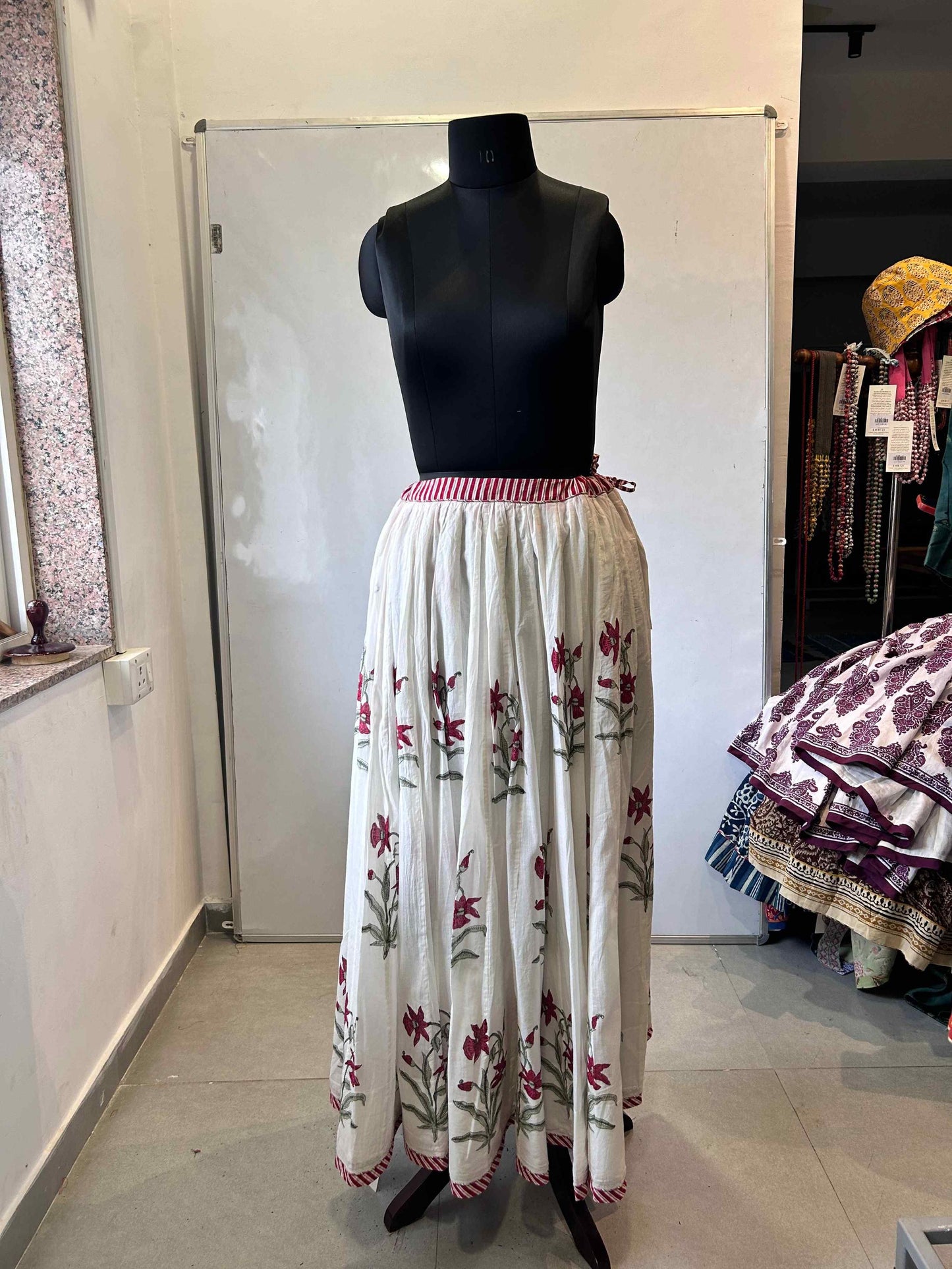 HANDBLOCK PRINTED SKIRT PINK FLORAL WHITE